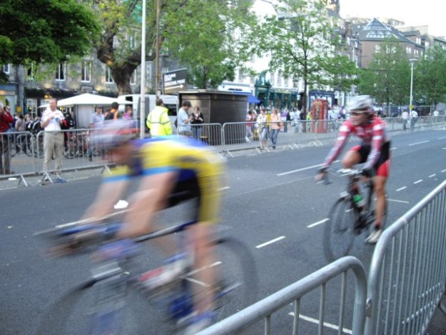 Cycle_race_-_geograph.org.uk_-_1359399