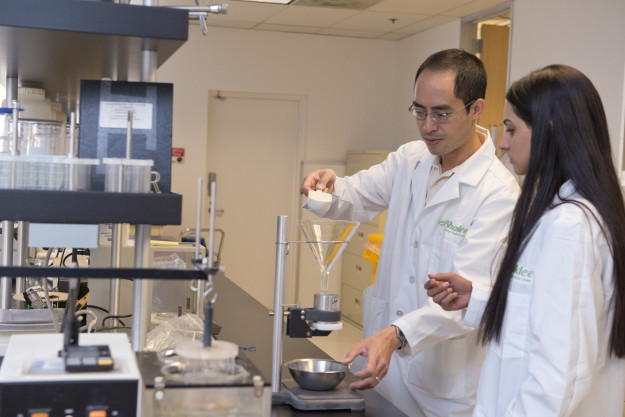 ShakleeLab_RibbonCutting_098